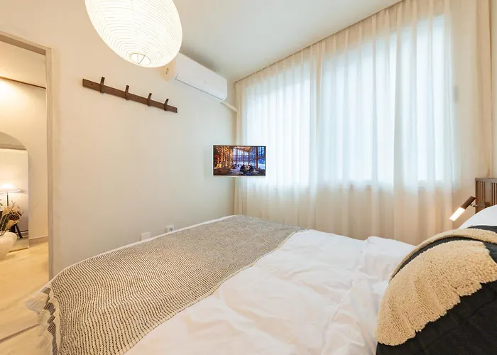 On - Seongsu Near Gentle Monster Yeonmujang-gil Cafe Street And Hangang Park - 3minute Walk From The Airport Bus Stop - Free Luggage Storage ヴィラ ソウル特別市
