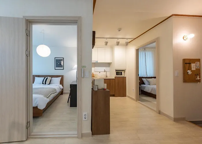 On - Seongsu Near Gentle Monster Yeonmujang-gil Cafe Street And Hangang Park - 3minute Walk From The Airport Bus Stop - Free Luggage Storage * ソウル特別市