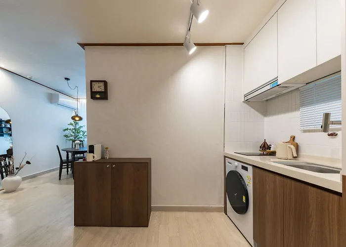 On - Seongsu Near Gentle Monster Yeonmujang-gil Cafe Street And Hangang Park - 3minute Walk From The Airport Bus Stop - Free Luggage Storage * ソウル特別市